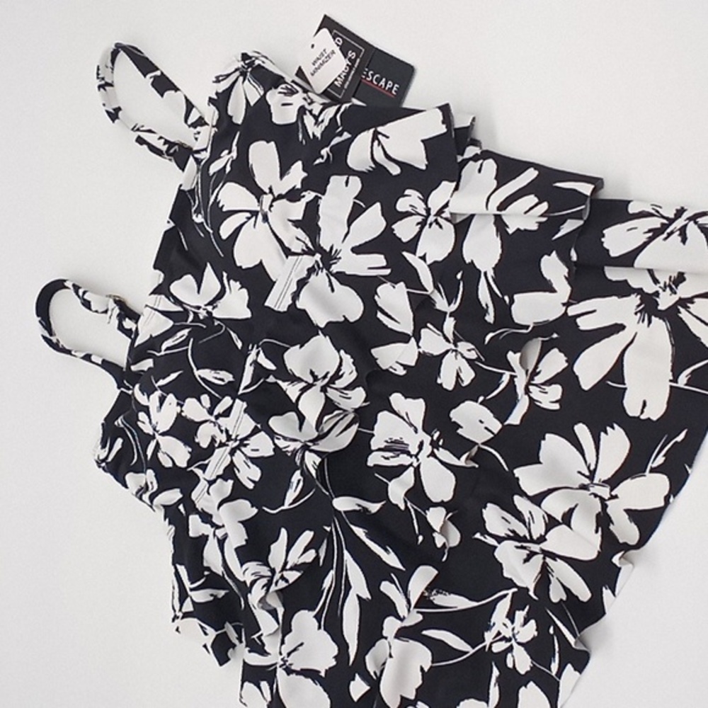 Island Escape Morning Glow Floral Print Tiered Convertible Tankini Swim Black